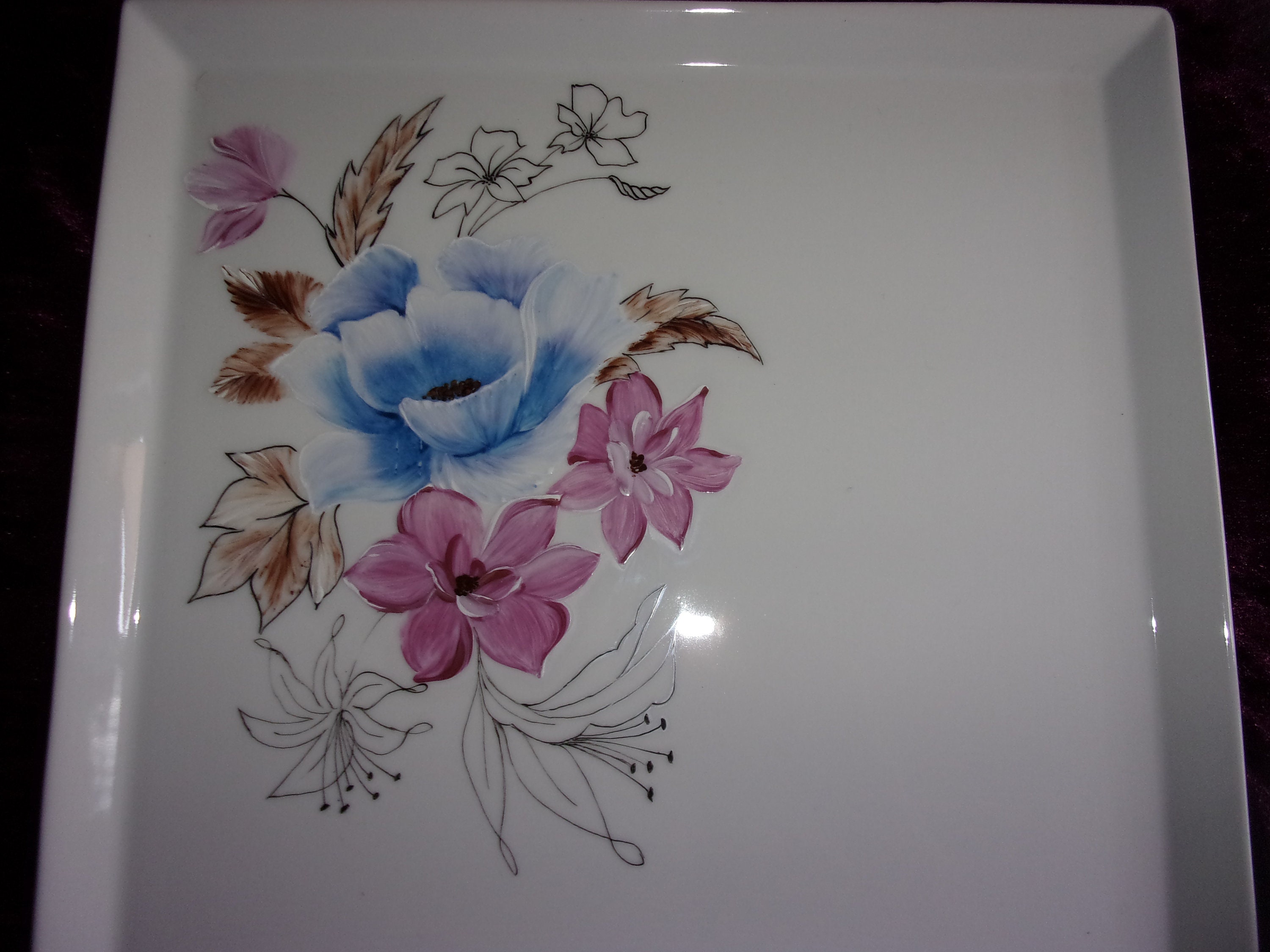 Plat de Service en Porcelaine, Motif Bouquet Fleurs