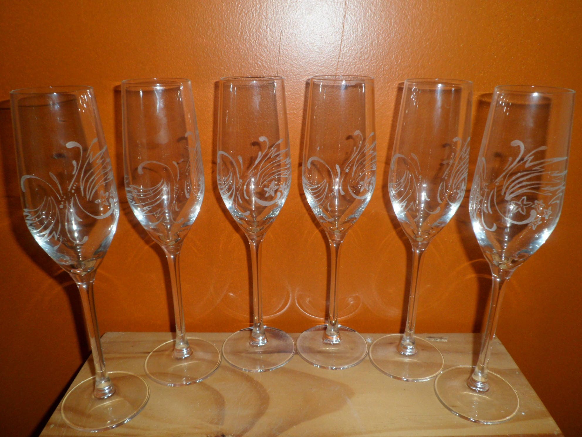 Flutes à Champagne en Gravure sur Verre Motif Cygnes Modernes Personnalisables