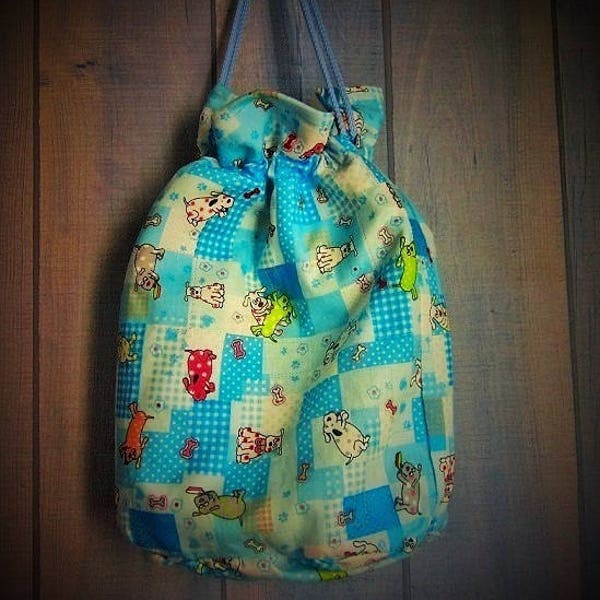 Pochon - Sac enfant tissu - fait main -  -  fourre tout  - sac  goûter - sac doudou -    enfant    -  coton fantaisie  -   coton  enduit  -