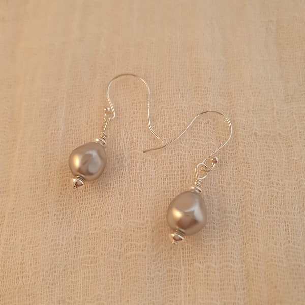 Boucles d'oreilles en argent 925 et perles baroques gris clair