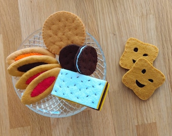 Felt snack: small cake