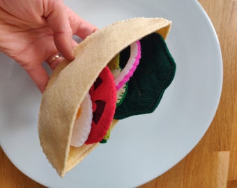 My little felt dishes: raw pita