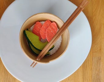 My little felt dishes: salmon avocado shirashi