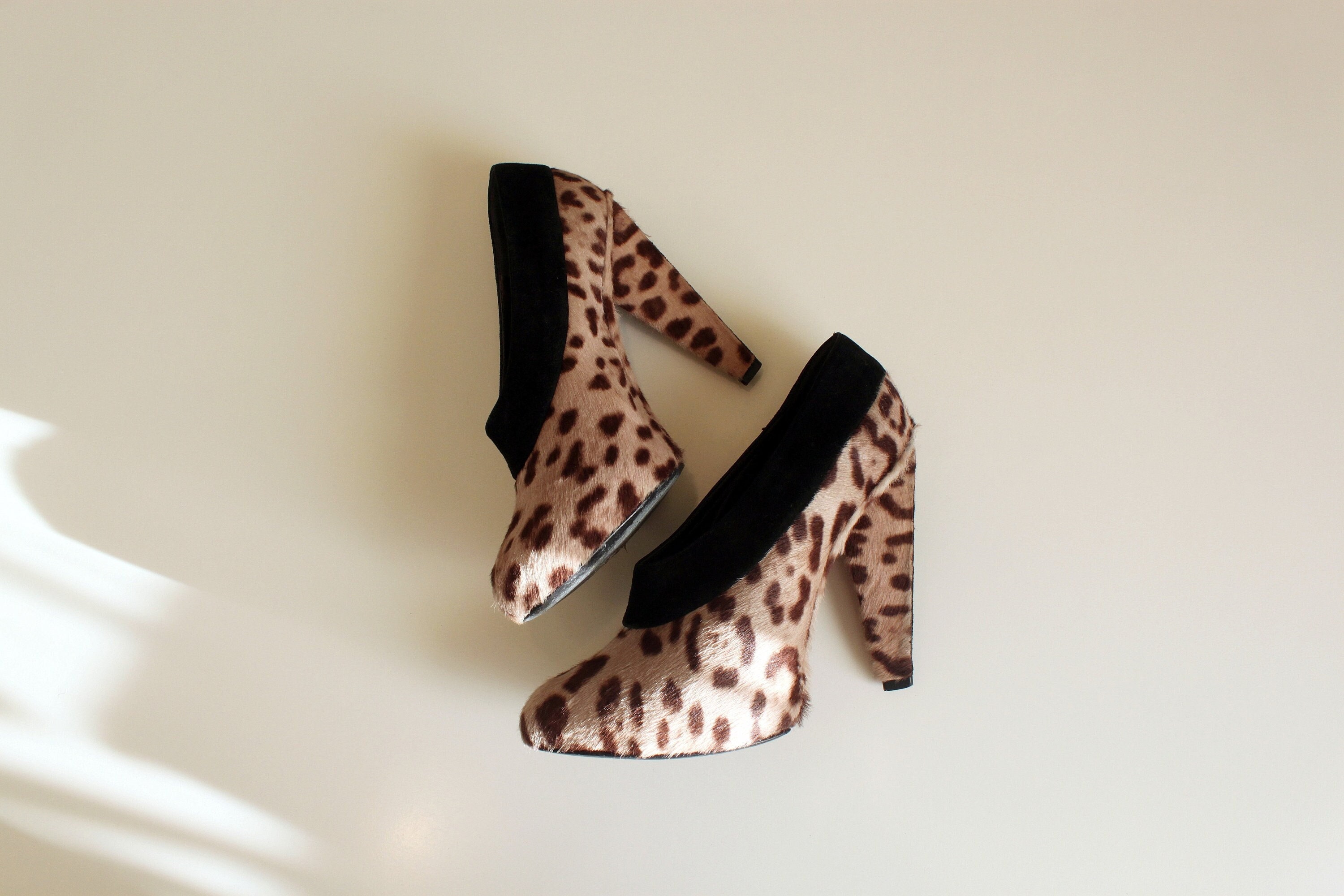 Ann Taylor Block Heel Pump Shoes Size 7M Leopard Calf Hair 🔥😍 | Block  heels pumps, Pump shoes, Calf hair