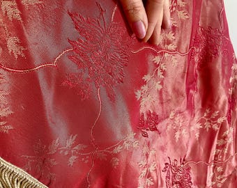 Vintage French Red Floral Throw Blanket: Shabby Chic Fringe Bedspread