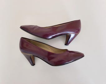 Vintage Gucci Burgundy Leather Pumps / 70s 80s Gold Detail Heels / Made in Italy Size EU 35.5