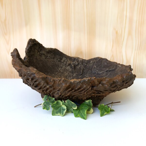 textured Bonsai pot