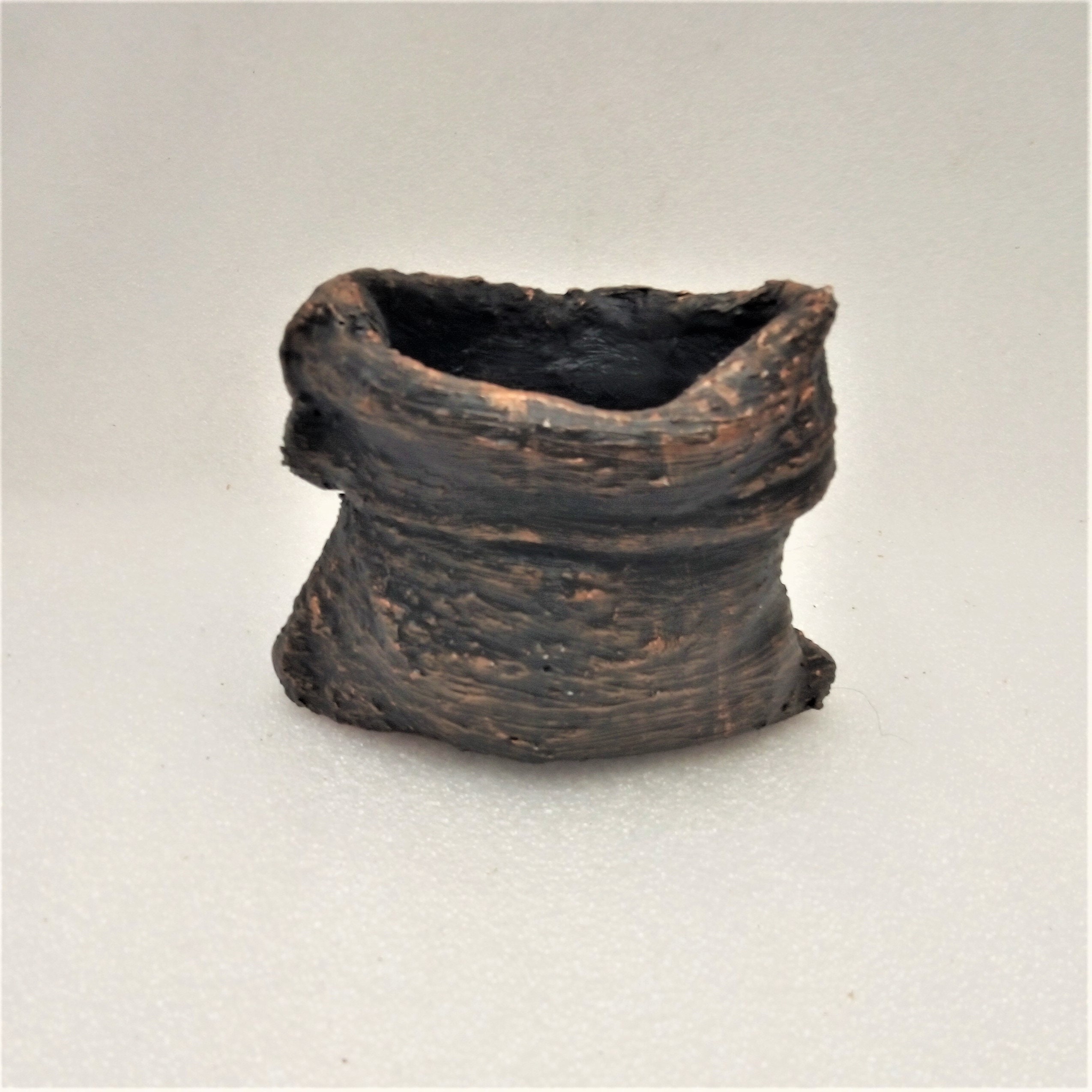 Petit Pot Sac Effet Tissus Noir et Cuivre.