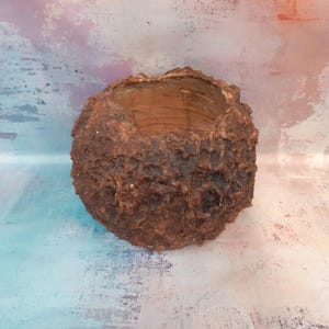 handgemaakte bolvormige pot met gehamerd effect