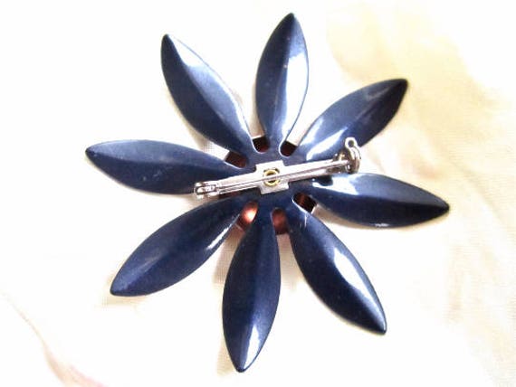 60s Pin Flower Brooch Navy Blue Enamel Red Dot Ce… - image 2