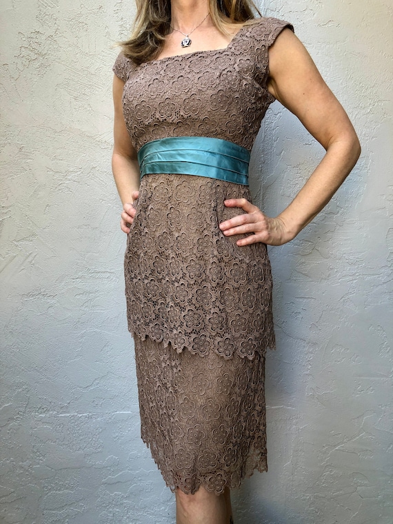 SM Med 50s Taupe Lace Dress With Teal Blue Bow Wiggle 1950s Medium SM Med 50s Taupe Lace Dress With Teal Blue Bow Wiggle 1950s Medium