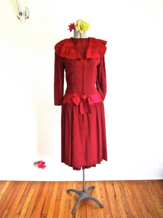 M 30s 40s Red Dress Rayon Crepe Satin Drop Waist … - image 1