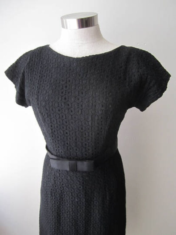 M 50s 60s Black Lace Dress Bow Belt Office Day Co… - image 3