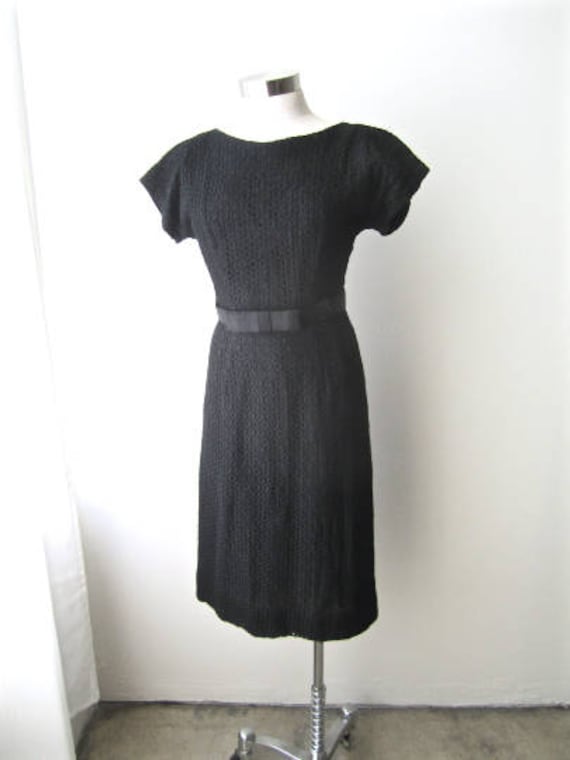 M 50s 60s Black Lace Dress Bow Belt Office Day Co… - image 1