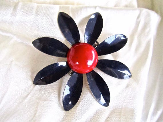 60s Pin Flower Brooch Navy Blue Enamel Red Dot Ce… - image 1