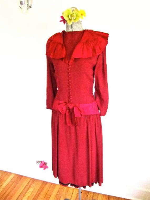 M 30s 40s Red Dress Rayon Crepe Satin Drop Waist … - image 3