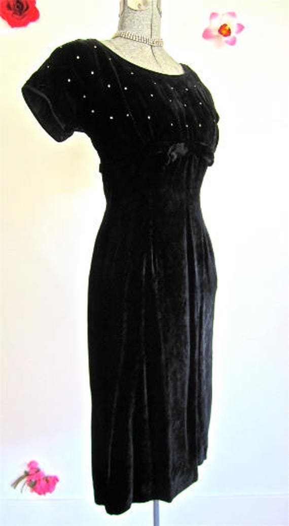 S 50s Wiggle Cocktail Dress Black Velvet Shelf Bu… - image 2