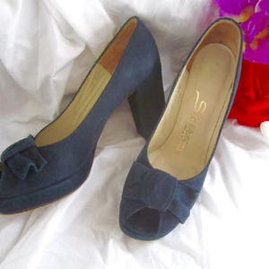 8 Platform Heels 70s does 40s Suede Black Open Toe Bow Made in Spain by Sierra Size 8 medium