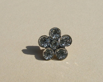 Bouton fleur, 13 mm, à patte, 6 strass à facettes, support métal argenté, couture, création.