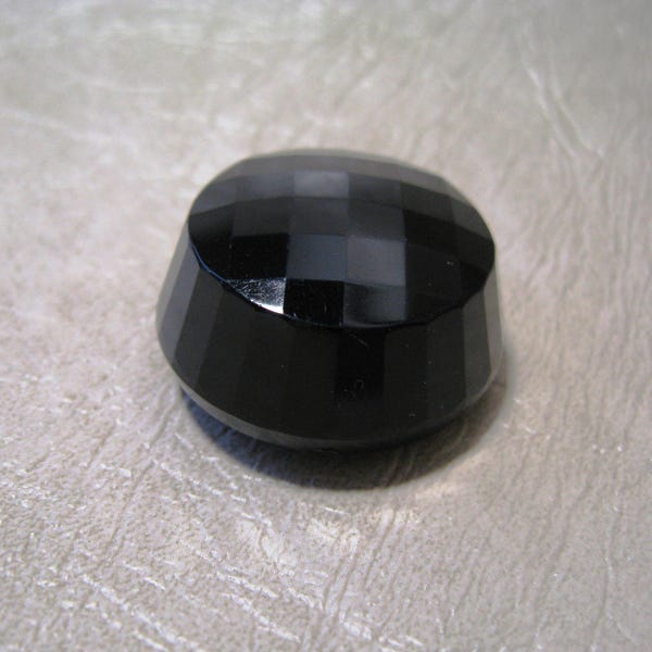 Gros bouton rond ancien, 25 mm, noir à facettes, à patte, couture, création.