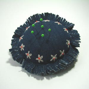 Pin cushion, round pin holder, denim, blue flowers embroidered cotton ecru, 10 cm, couture creations. image 1