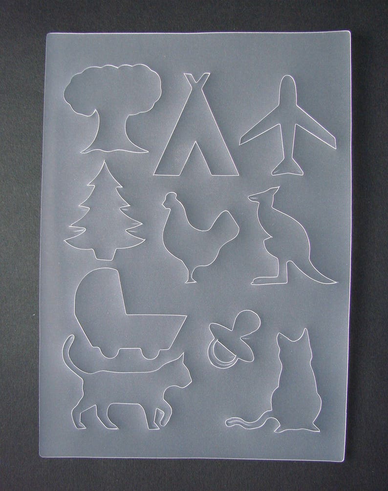 Planches de pochoirs lettres et formes variées, vendues par lot de 4, peinture, décoration. image 4