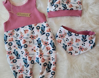 Strampler Babyset Strampler, Mütze und Halstuch Blumen  Romper Waffeljersey Altrosa