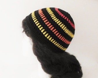 Bonnet féminin, bonnet femme fille en coton biologique noir rouge orange et jaune, cadeau femme fille, accessoire chapeau féminin fait main