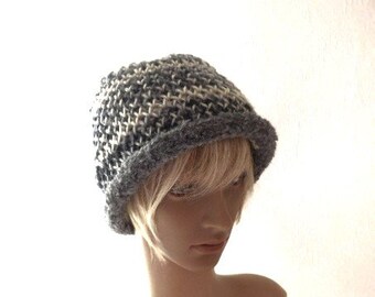 Chapeau femme, chapeau d'hiver femme fille adolescente, en laine d'alpaga grise et pure laine chinée écrue et grise, accessoire fait main