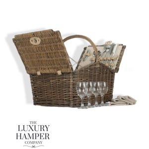 Traditional 4 x Person Personalised Picnic Hamper, Custom Pinic Basket, New Home Gift, Wedding Hamper, Couples Gift