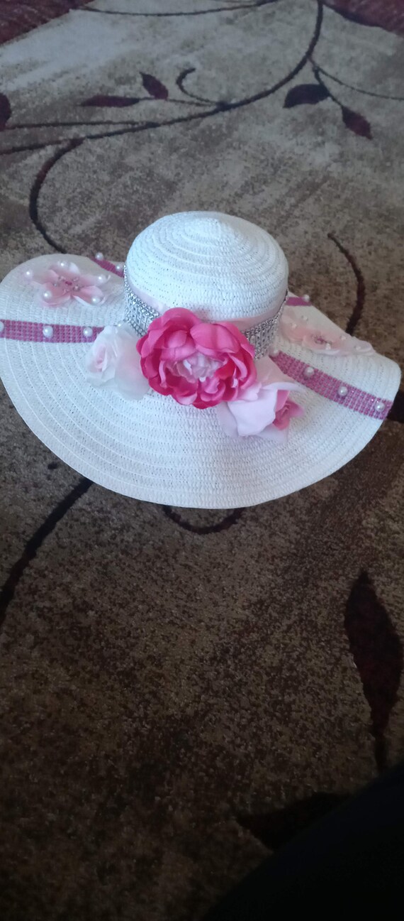 Beautiful Elegant Pink Flower Hat With Rhinestones and  display picture 1