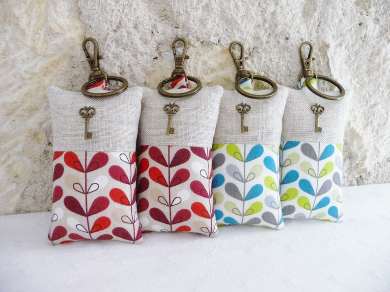 Scandinavian fabric key ring "Leaves" red or green blue, and natural linen Key charm charm Bag jewel - Gift idea image 1