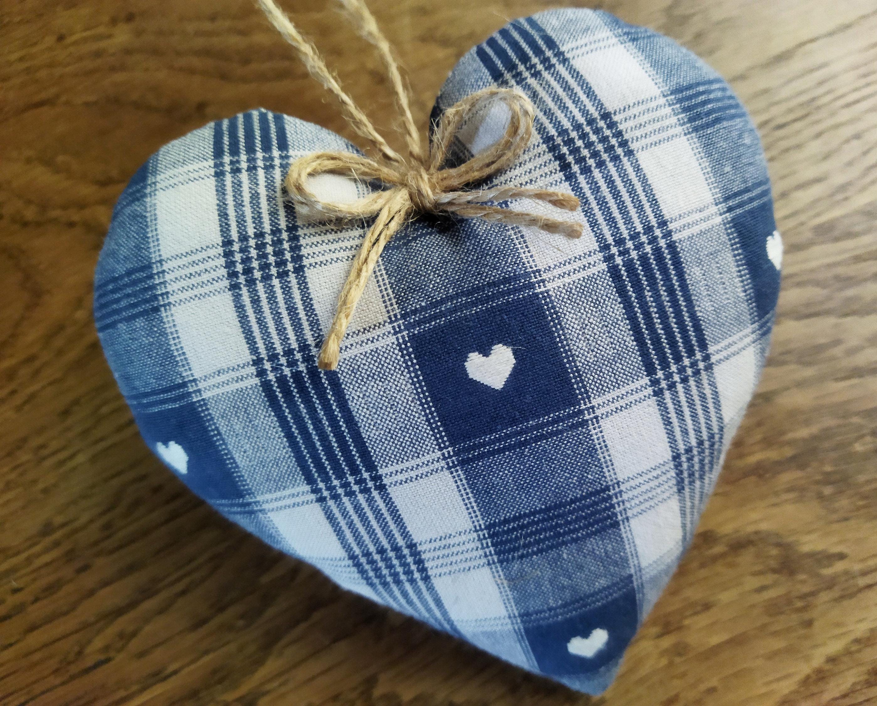 COEUR DE LAVANDE SUSPENDU MOTIF TOILE DE JOUY GRIS