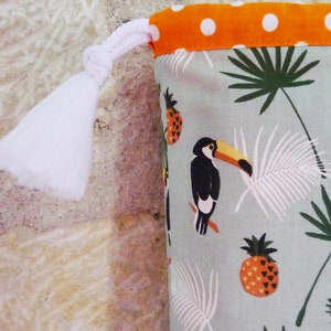 Grand pochon "Toucans oranges" à linge lingerie bikinis, en coton doublé - style jungle tropical - sac de rangement voyage maison