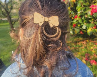 Wooden bow hair clip - Hair accessory for women and girls - Elegant crocodile hair clip, a natural and chic gift - Handmade in Brittany