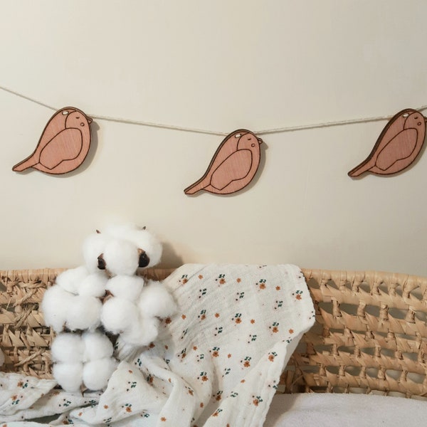 Guirlande d'oiseaux en bois, décoration murale pour chambre d'enfant, décoration chambre de bébé, cadeau de naissance, animaux en bois