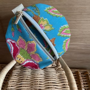 Range écouteurs ou petit porte monnaie