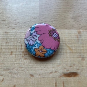 Badges Liberty plastifiés meadow song