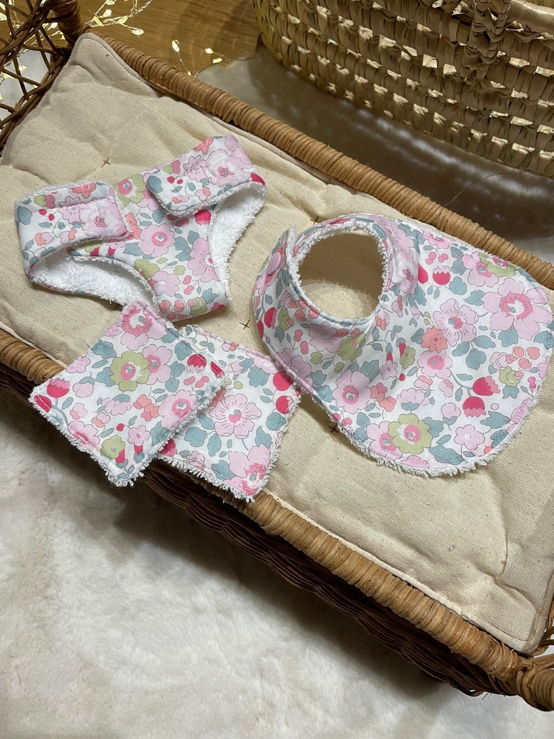 Doll diaper, bib, wipes Betsy fraise