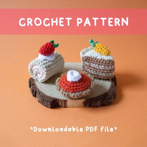 Lemon Yarn Creations | CROCHET PATTERN Mini Bakery | Amigurumi food, Playset, Pumpkin pie, Carrot cake, Strawberry swiss roll, Diy