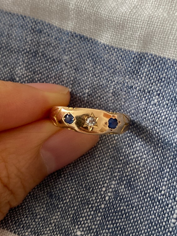 Antique Victorian era 15CT Gold Ring with Sapphire