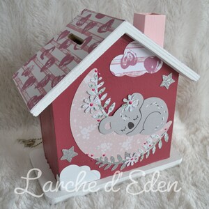 Tirelire bois, tirelire enfant, décoration enfant, cadeau naissance sur commande Koala framboise