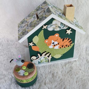 Tirelire bois, tirelire enfant, décoration jungle, decoration tigre, panthere, foret tropicale, cadeau naissance (sur commande)