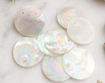 x10 round pendants in natural white iridescent mother-of-pearl (capiz), natural mother-of-pearl shell pendant with iridescent reflections, diameter 25mm