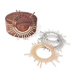 x2 Large round sun pendants, sun rays in gold-plated/silver-plated brass, 45mm. Jewelry creation