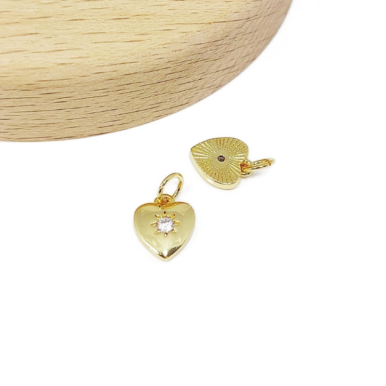 2 pendentifs petits coeurs en laiton doré or 18k et zircon, 10x8.5mm image 2