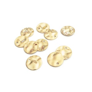 Crumpled round sequins, Ø 10mm, hammered pendant in 18k gold-plated brass. Set of 6 or 12 pieces