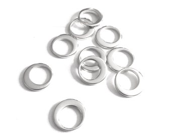 x10 pequeños círculos calados, anillos redondos, dijes de acero inoxidable, diám. 10mm