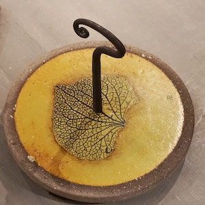Beautiful cheese platter in enamelled lava from the Auvergne volcanoes, pistachio green with leaf veins