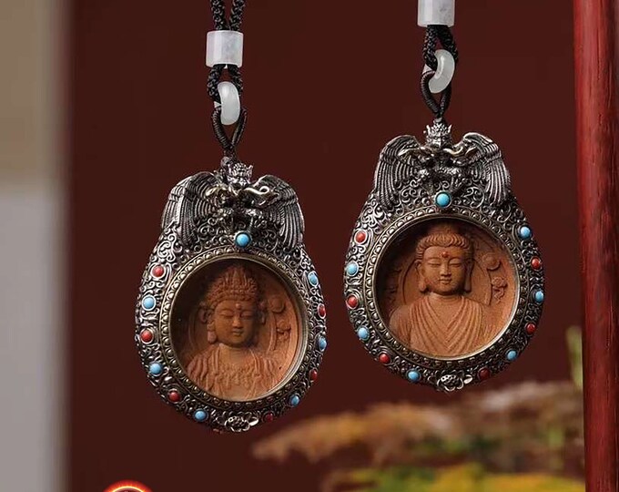 Pendentif, amulette bouddhiste tibétaine, au choix Bouddha Amitabha ou Guan yin, Santal exceptionnel dit de Laoshan argent 925 turquoise